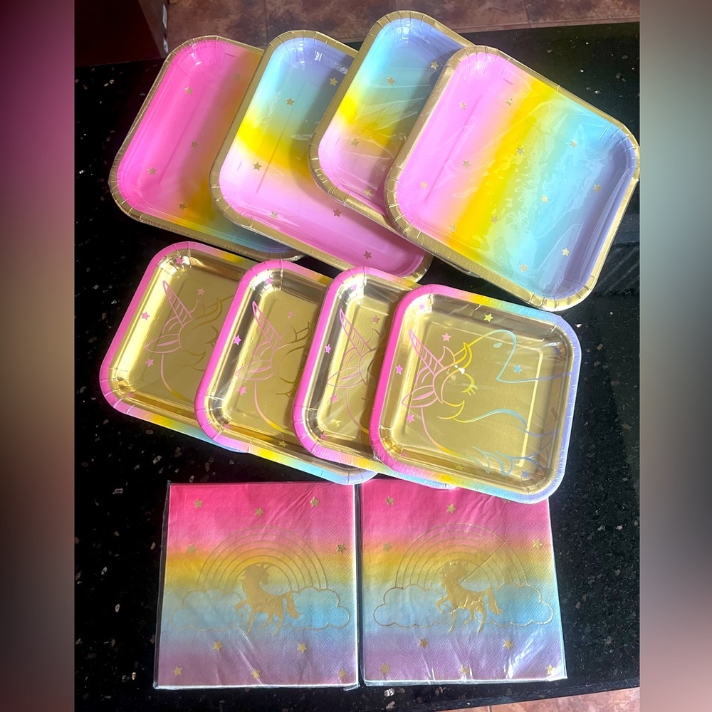 96 ct Unicorn & Rainbows Party Supplies Set - plates & napkins